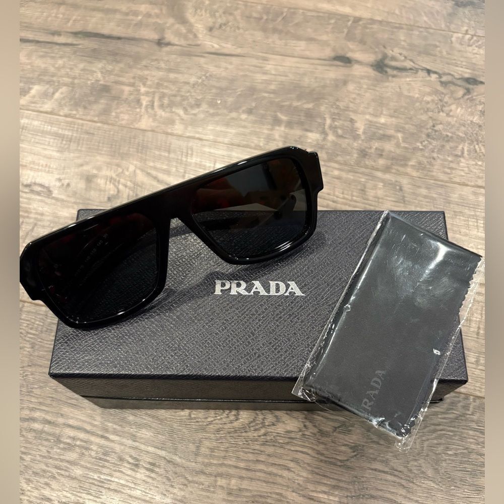 Prada Black and Red Men's Sunglasses - Picture 6 of 7